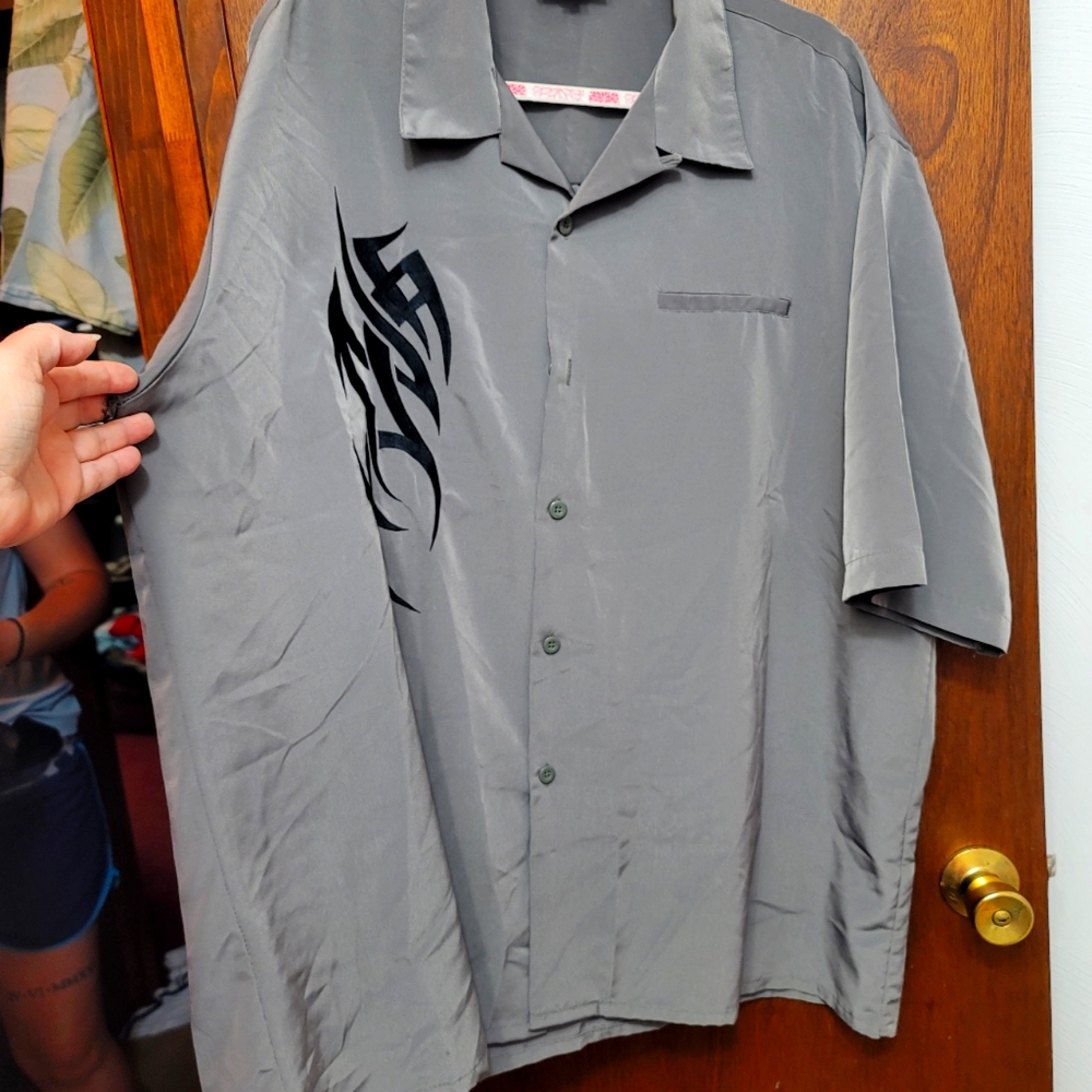 Breakdown polyester shirt.  Size XXL.  (733)
